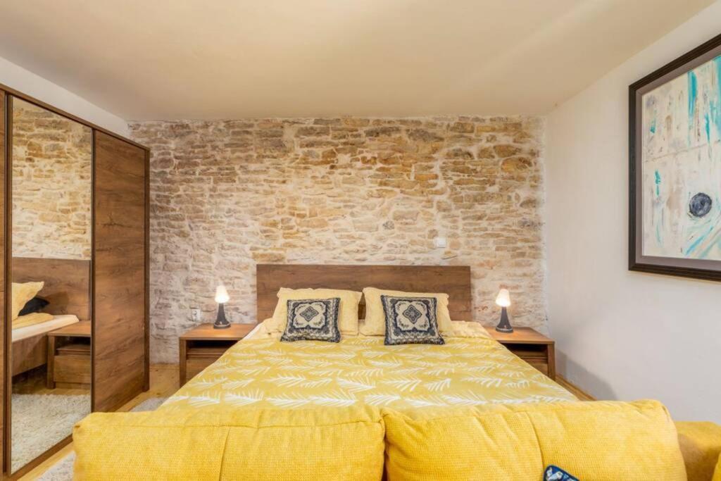 Villa Casa Di Pietra Matelici Divšići Exterior foto