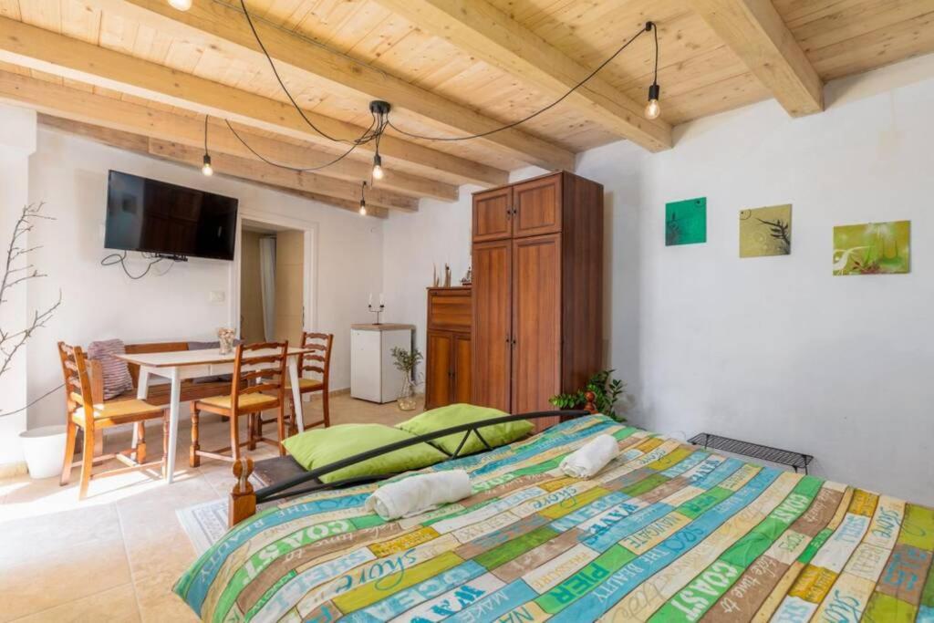 Villa Casa Di Pietra Matelici Divšići Exterior foto